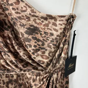 Muse by Marchesa Senna Leopard Satin One Shoulder Maxi Dress Formal US 8 NWT thumbnail 9