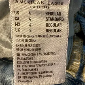 Light-Wash American Eagle Jeans Size 4 Regular Inseam 27 inches straight thumbnail 10