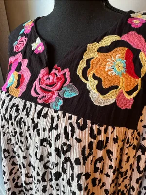 Embroidered Floral Yoke Leopard Print boho peasant top large Euc thumbnail 2