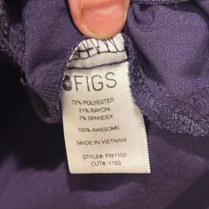 FIGS Technical Collection Purple V-Neck Scrub Top Short Sleeve Women's‎ Size S thumbnail 6
