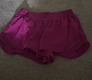 Lululemon Hotty Hot 2.5" Low-Rise thumbnail 1