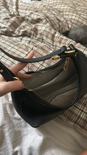 Black Handbag thumbnail 2