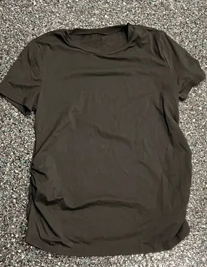 Women’s SHEIN Black Large Maternity Tee Shirt thumbnail 1