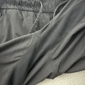 Lululemon Beyond The Studio Crop Pants Black Athletic‎ Athleisure Women's 6 thumbnail 4