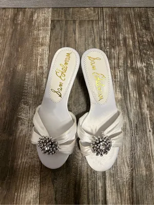 NWOB Sam Edelman White Satin Bridal Kitten Heel Slide with Crystal Brooch Size 6 thumbnail 16