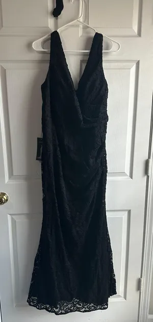 Black Lace Gown Size 18 thumbnail 1