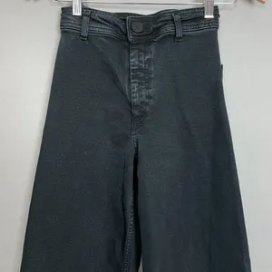 Zara Jeans Marine Straight Jeans Size‎ 0 Women Wide Leg Raw Hem Faded High Rise thumbnail 3