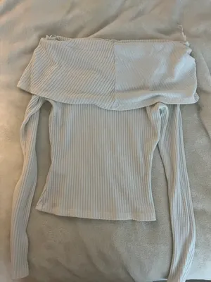 Urban Outfitters Off The Shoulder Long sleeve top thumbnail 4
