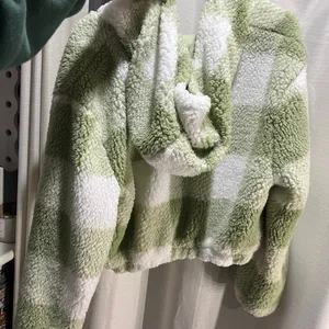 Green crop Sherpa jacket coat Size L thumbnail 3