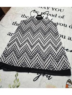 Le Lis Modern Casual Women's Dress Size Medium thumbnail 4