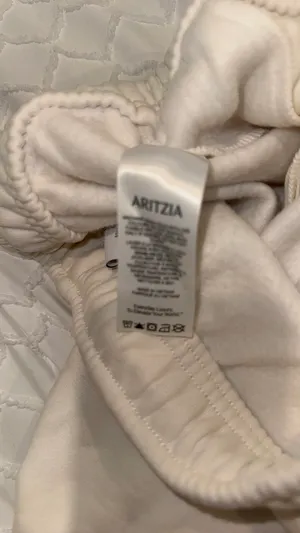 Aritzia Cream Mega Fit Cozy Fleece Sweatpants thumbnail 4