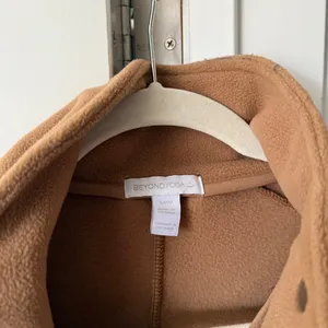 Beyond Yoga Urban Explorer fleece‎ jacket deep tan thumbnail 3