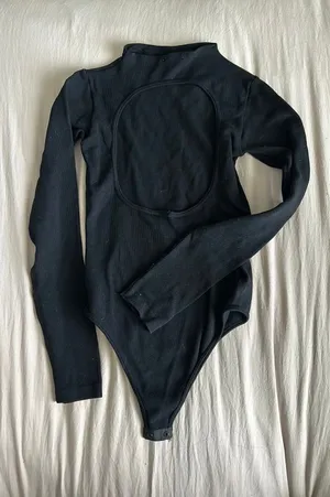 Zara open back long sleeve body suit thumbnail 1