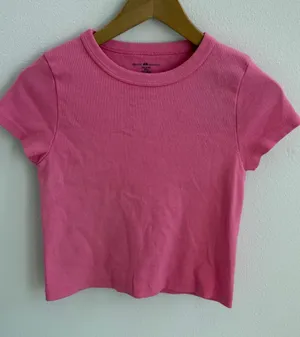 Brandy Melville Pink Baby Tee NWT Short Sleeve Fitted Crop Top One Size thumbnail 1