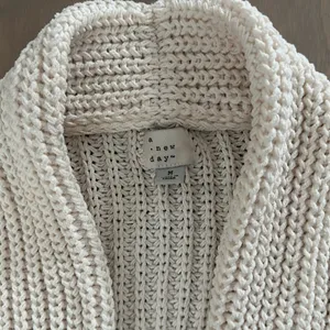 A new day cable cardigan size M worn twice- cream size medium thumbnail 2