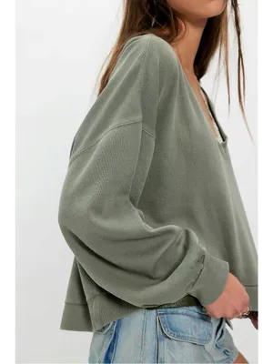 Free People Oversized Comfort Zone V Neck Pullover Sweatshirt Basil Medium NWT thumbnail 4