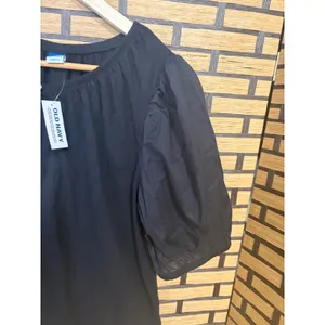 Old Navy Black Puff Sleeve Top Size Medium‎ thumbnail 3