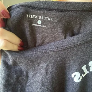urban outfitters future state graphic tee cropped “girls do everything better” thumbnail 3