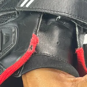 Peloton Cycling Shoes Unisex Size 40 Black Red Hook Loop Ratchet Buckle Cleats thumbnail 11