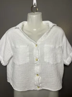 Love Notes Shirt Womens Small White Textured Gauze Button Front Cropped Top thumbnail 1