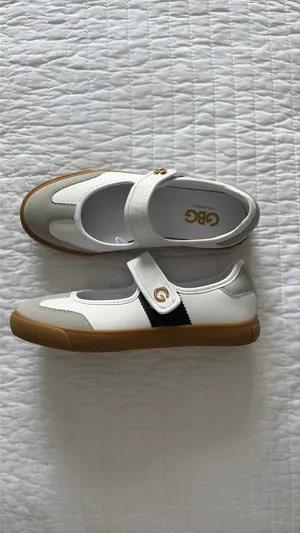 GBG Sneakers White Size 5.5 thumbnail 2