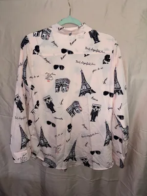 Karl Lagerfeld Paris Women’s Button Down Sketch Shirt. Size Medium thumbnail 3