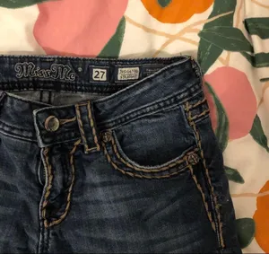 Miss Me Straight Leg Jeans thumbnail 4