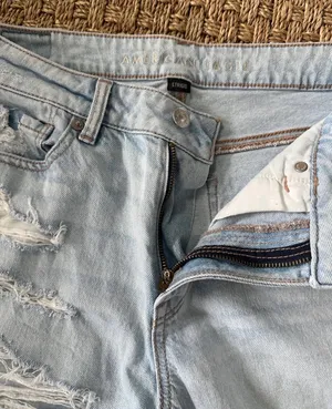 American Eagle Outfitters Women's Light Wash Distressed Stretch Mom Jeans Size 4 thumbnail 5