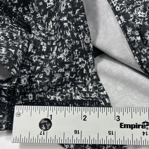 Lululemon Speed Short 2.5" Daisy Dust Alpine White Black‎ 6 Running Training EUC thumbnail 9