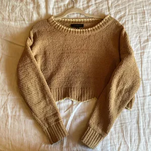 Crop Knit Scalloped Hem Sweater thumbnail 1