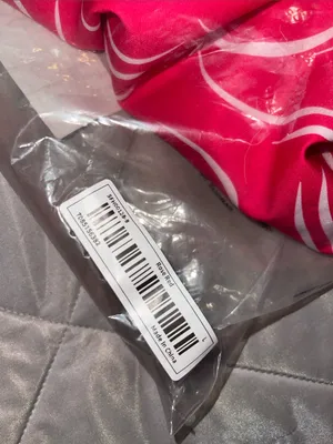 NWT Pink Abstract Wave Blouse – Size M- Lightweight & Flowy thumbnail 2