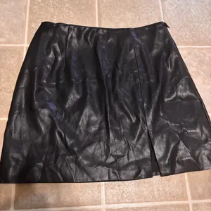 OAK + FORT Black Mini Pencil Skirt Night Out thumbnail 2