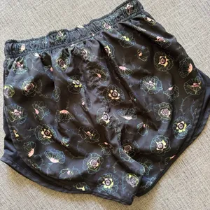 Nike Dri-FIT Women's Black Floral Lined Running & Jogging Shorts Size S thumbnail 7
