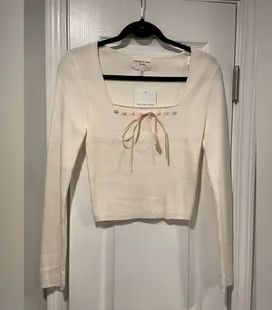 NWT Willow & Wind Size M Cream Long Sleeve Ribbed Knit Top Pink Satin Bow Detail thumbnail 1