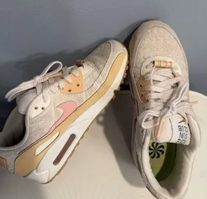 Nike Air Max Women’s Sneakers thumbnail 1