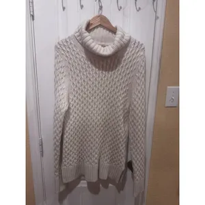 J Crew White Sweater Size L thumbnail 2