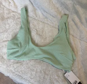 Bikini Top thumbnail 1