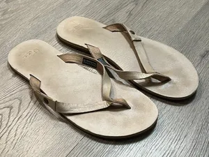 UGG Australia Thong Flip Flop Sandals Ally Women's 9 Leather‎ Tan Beige thumbnail 1