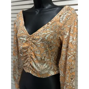 Free‎ People Orange/White Floral Long Sleeve Crop Rouching V Neck Blouse Size XS thumbnail 2