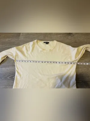 Vince 100% Cashmere Sweater Off White Womens Size XS Round Neck Long Sleeve thumbnail 4