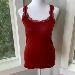 Vintage Y2K Banana Republic Red Lace Trimmed Cami Tank Size Small thumbnail 5