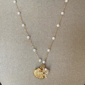 Gold Tobe Shell and Pearl Necklace thumbnail 3