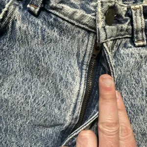 Vintage 70s Levi's Shorts Womens 8 545 Loose Fit Brown Tab Cut Off Denim thumbnail 11