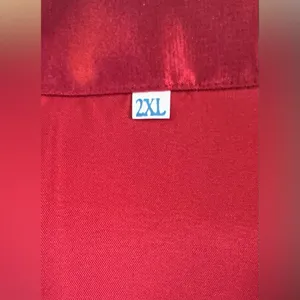 Dark pink satin 2 piece short pajama set (only one set for sale) thumbnail 11