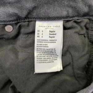 American Eagle Strigid Mom Jean Women 6 Regular‎ Washed Black High Rise thumbnail 5
