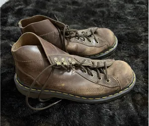 Dr. Martens 8A32 ENGLAND Women’s brown leather Low Boot 7 thumbnail 1