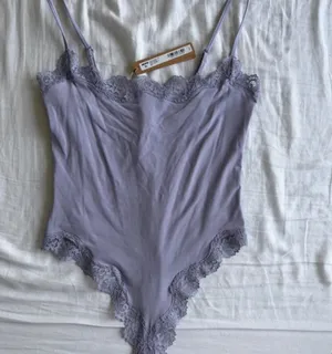 SKIMS Fits Everybody Lace Bodysuit XS thumbnail 3