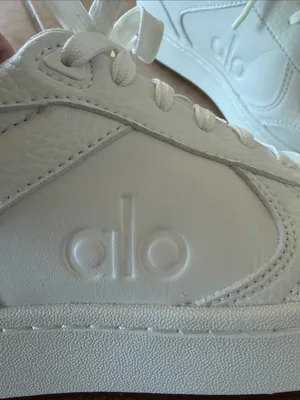 ALO Recovery Mode Sneaker Natural White Gum M5 W6.5 Vegan Leather Box thumbnail 2