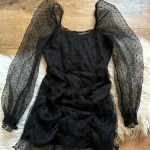 LUCY IN THE SKY Diamond Chiffon Ruffle Dress In Black thumbnail 7