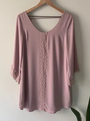 Astr the Label Revolve Deauville Mauve Lace Accent dress shift Flowy 3/4 sleeve thumbnail 1